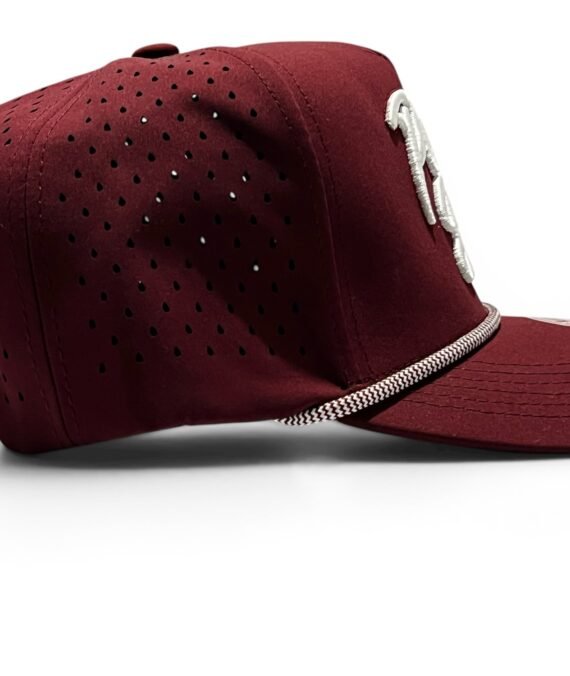 Snapback Perforada Perico Bros Guinda